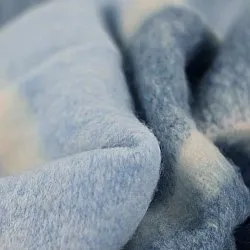 Throws - Plaid in wool mix - Charlotte (blue)