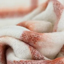 Throws - Plaid in wool mix - Rachel (pink)