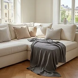 Blankets - Vanja Throw (black)