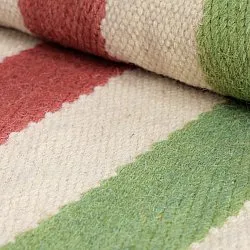 Irregular wool rug - Kystaro (cream/green/red)