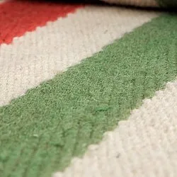 Irregular wool rug - Kystaro (cream/green/red)