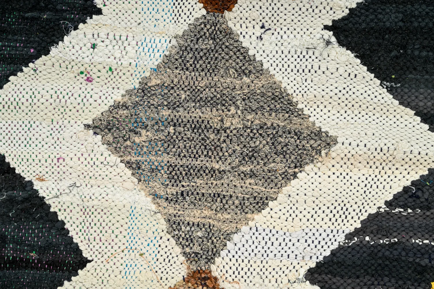 Moroccan Berber rug Boucherouite 140 x 270 cm