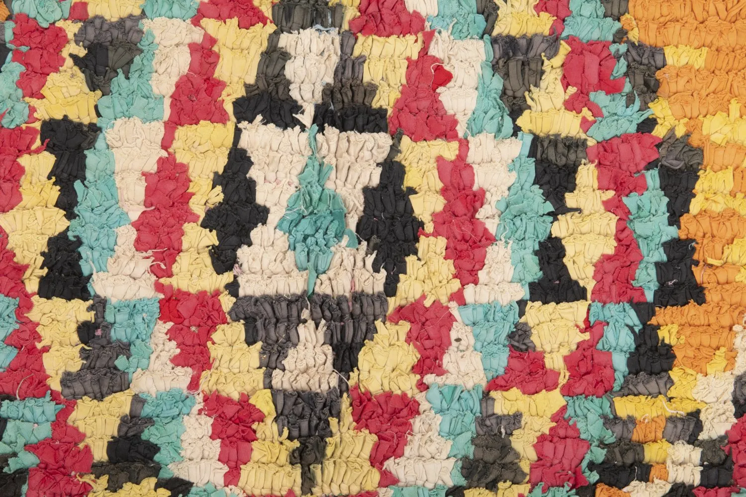 Moroccan Berber rug Boucherouite 270 x 155 cm