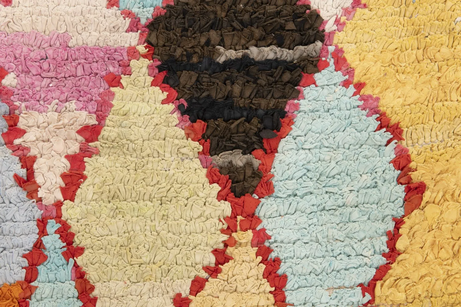 Moroccan Berber rug Boucherouite 200 x 120 cm