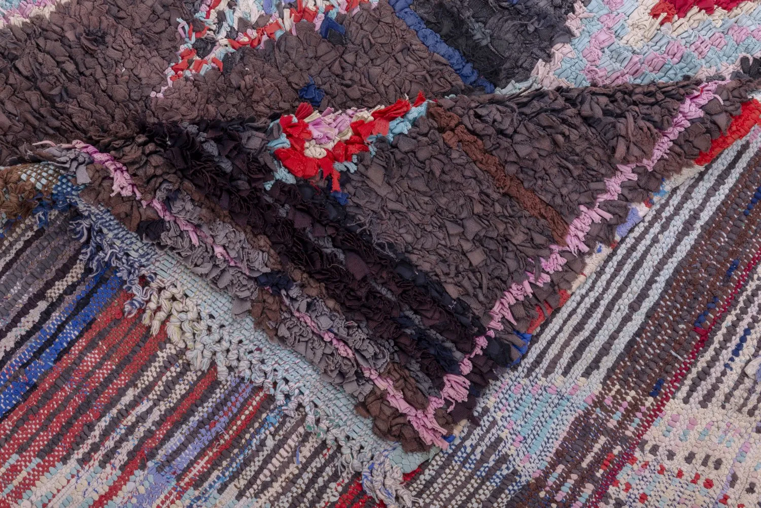 Moroccan Berber rug Boucherouite 270 x 150 cm