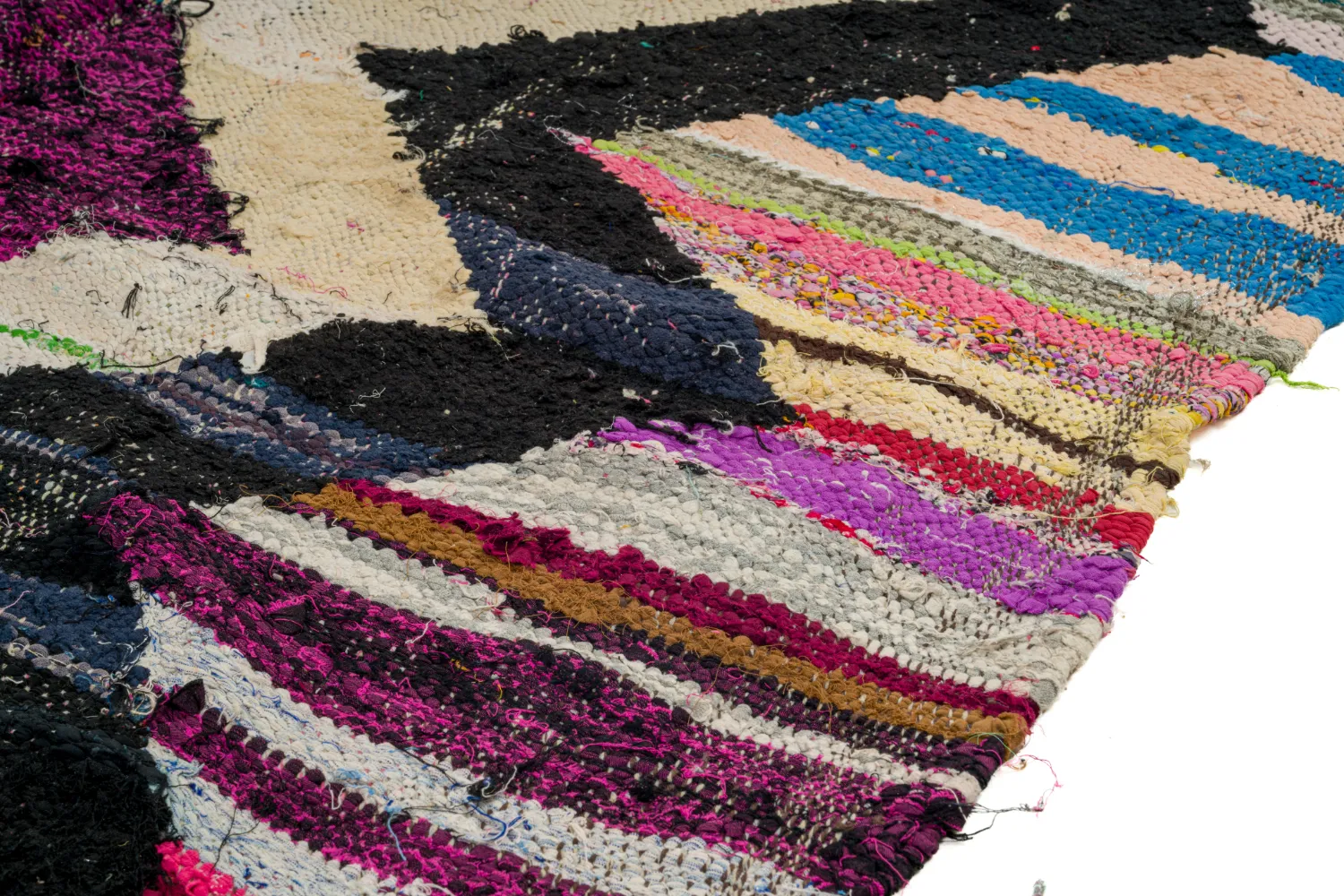 Moroccan Berber rug Boucherouite 140 x 220 cm