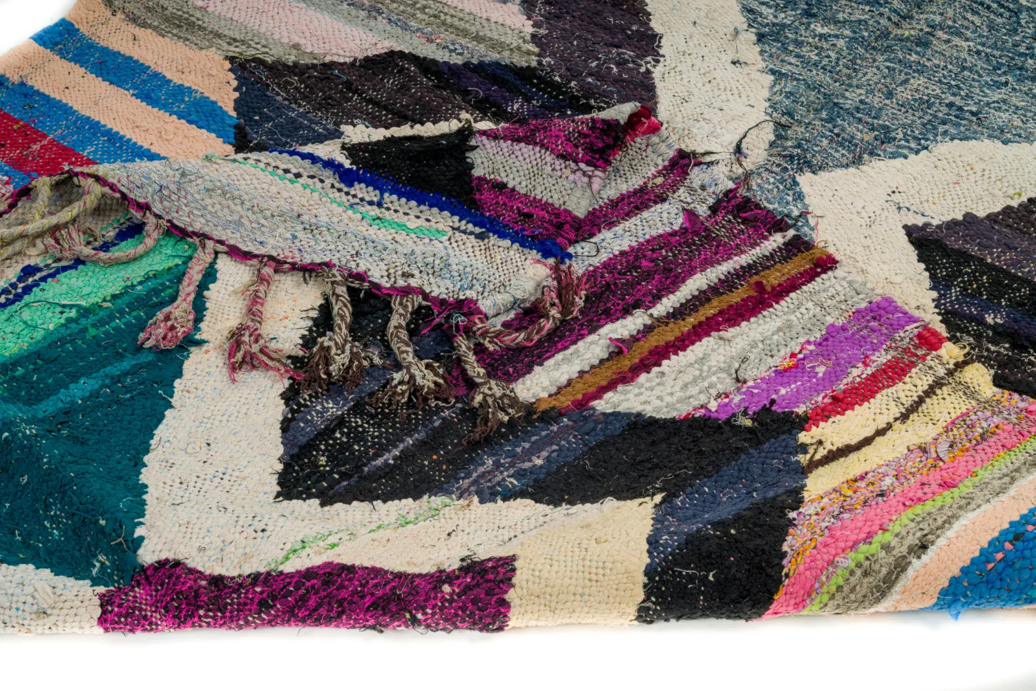 Moroccan Berber rug Boucherouite 140 x 220 cm