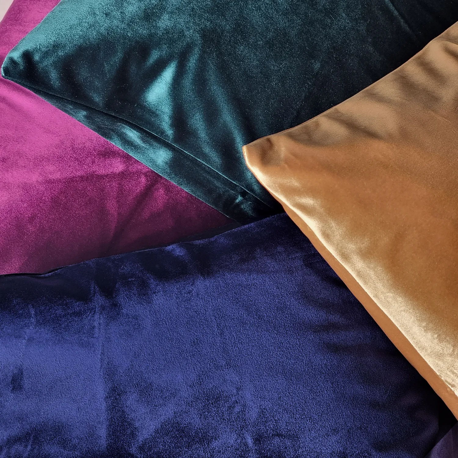 Velvet cushion cover - Marlyn (fuchsia)