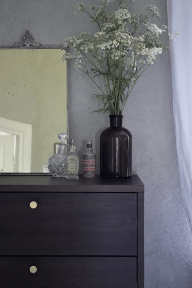 Dresser - Prime - 5 lådor (walnut/brass)