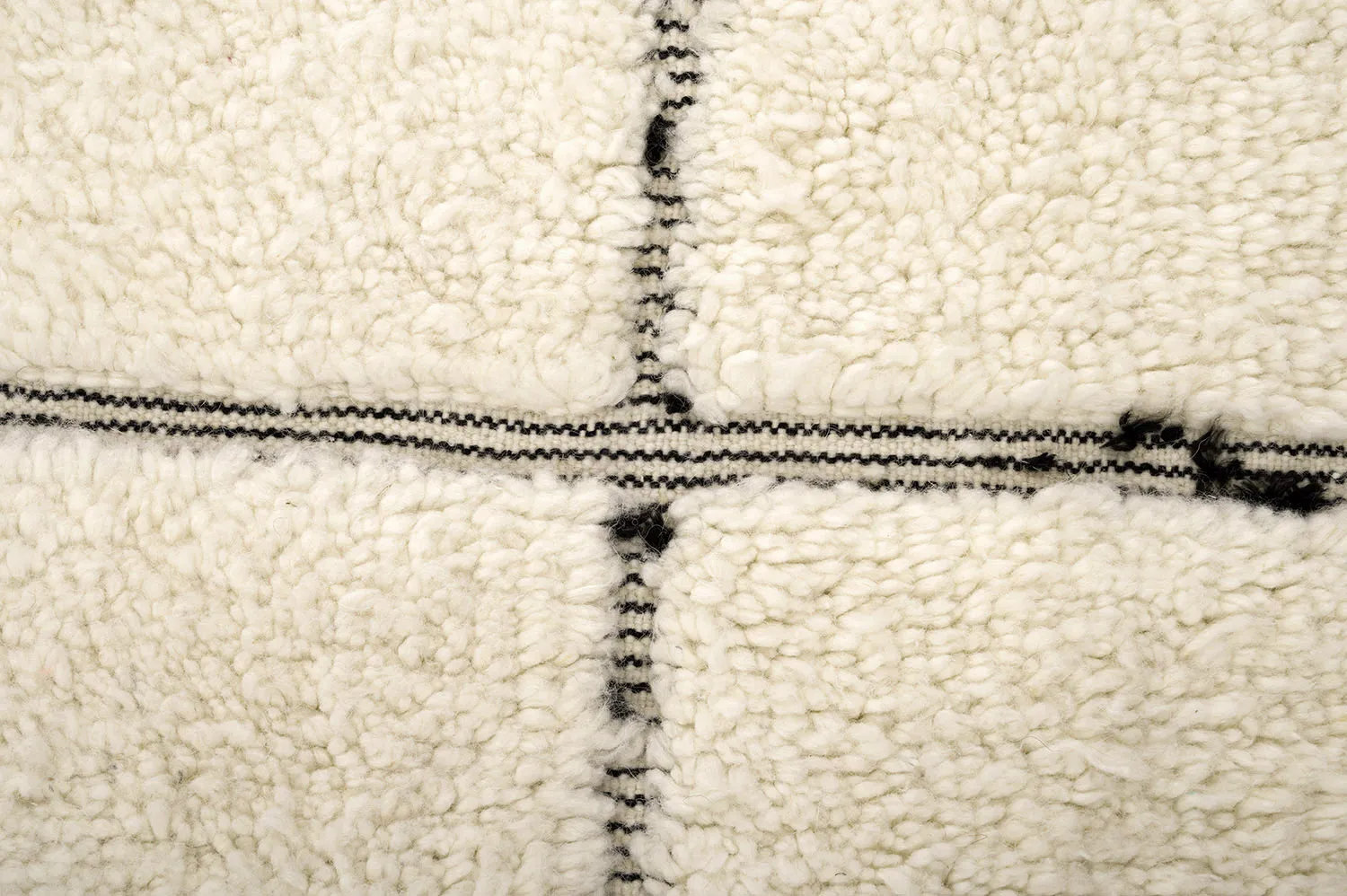 Kilim Moroccan Berber rug Beni Ourain 210 x 295 cm