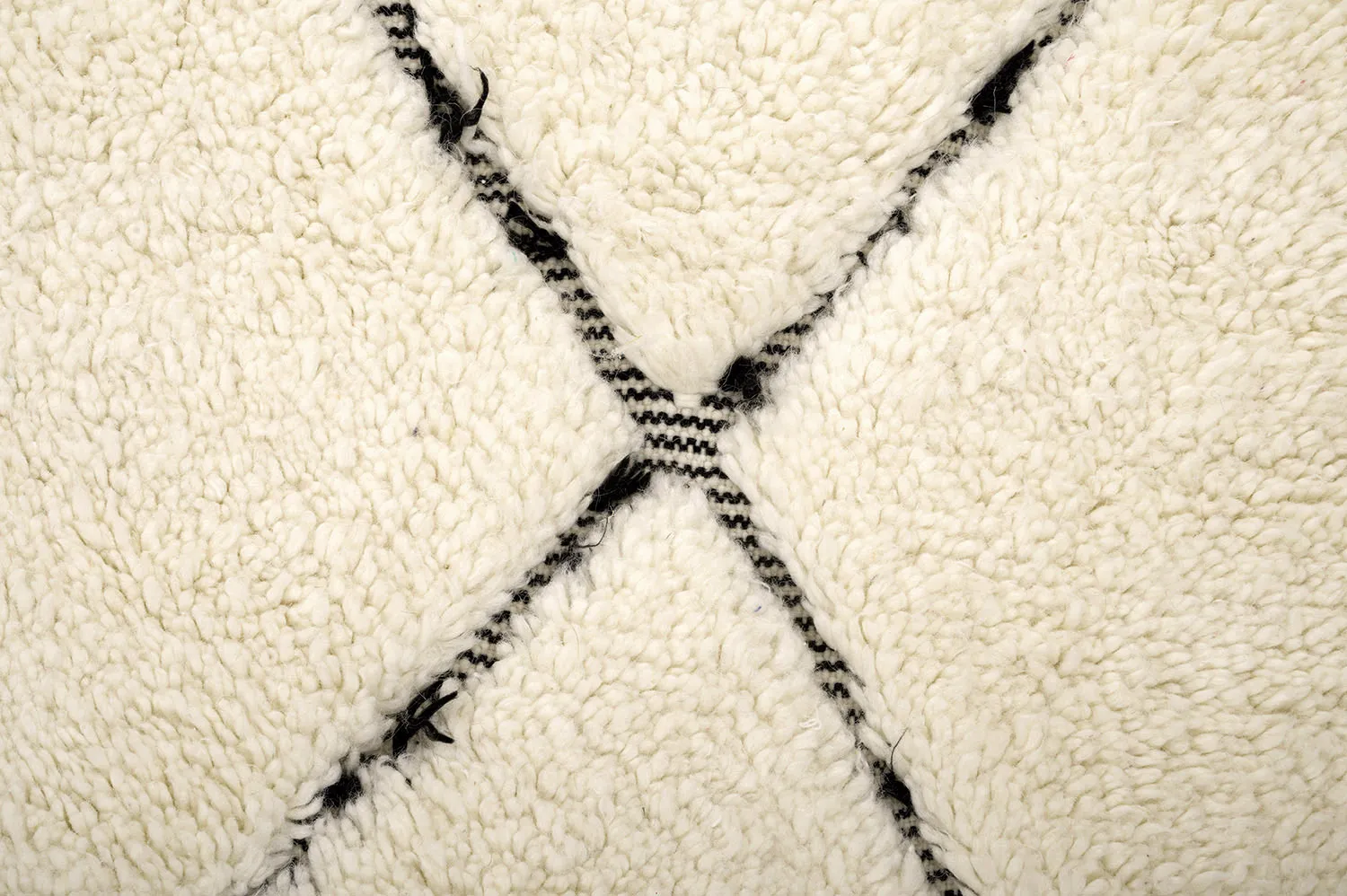 Kilim Moroccan Berber rug Beni Ourain 195 x 305 cm