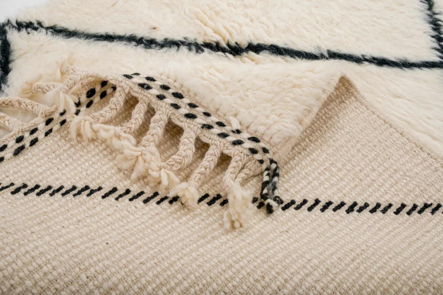 Kilim Moroccan Berber rug Beni Ourain 285 x 95 cm
