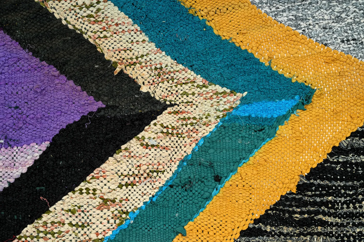 Moroccan Berber rug Boucherouite 140 x 235 cm