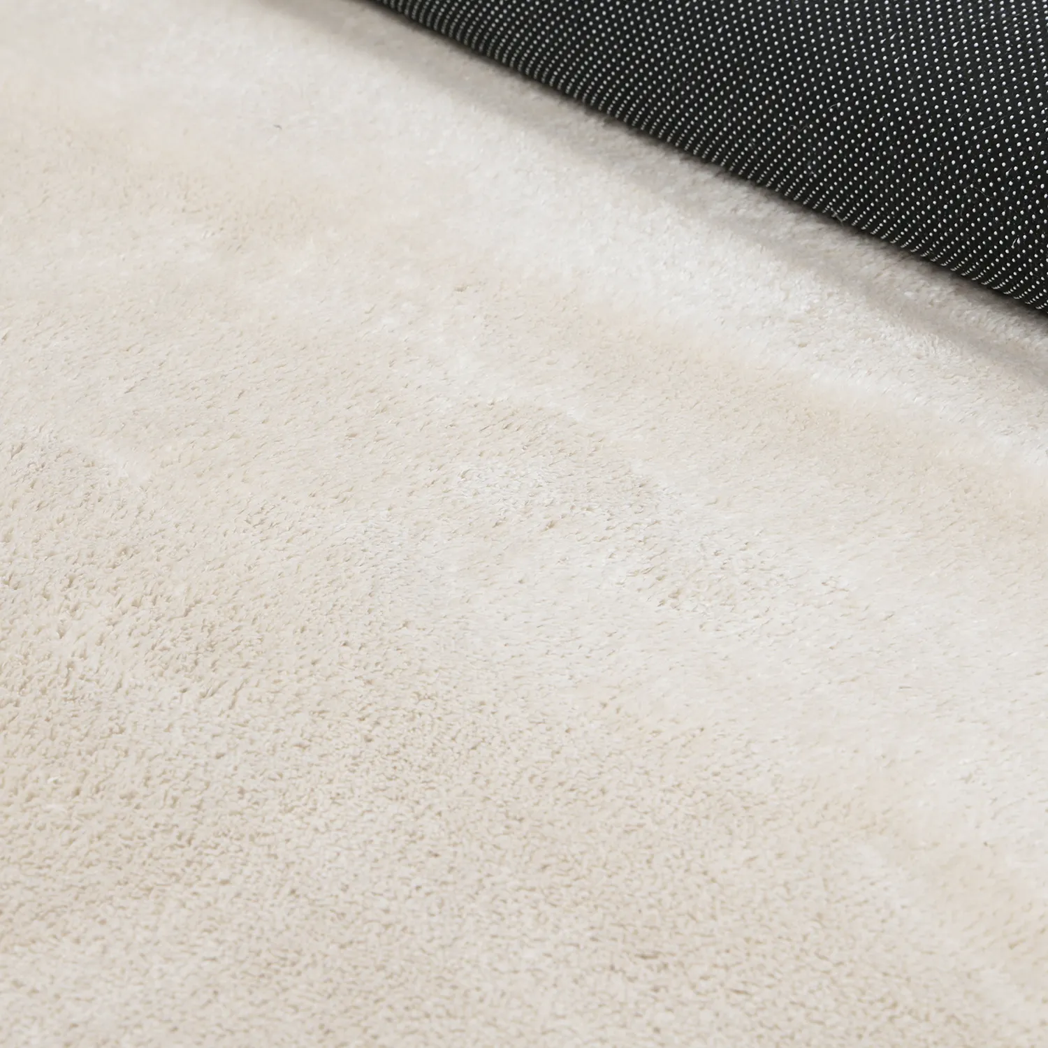 Asymmetric Wavy Shaggy Rug - Aranga Super Soft Fur (beige)