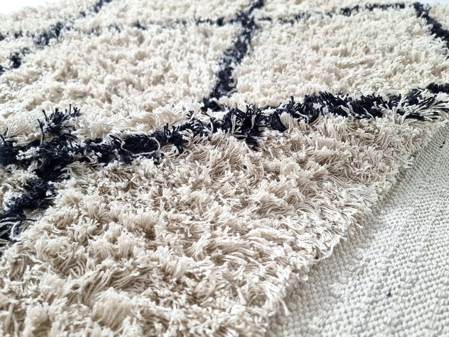 Shaggy rugs - Alcott Natural Cotton Shaggy (black/white)