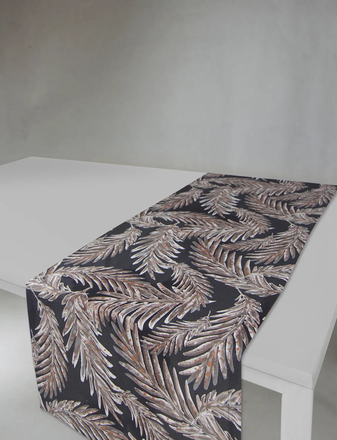 Table runner - Acacia (silver)