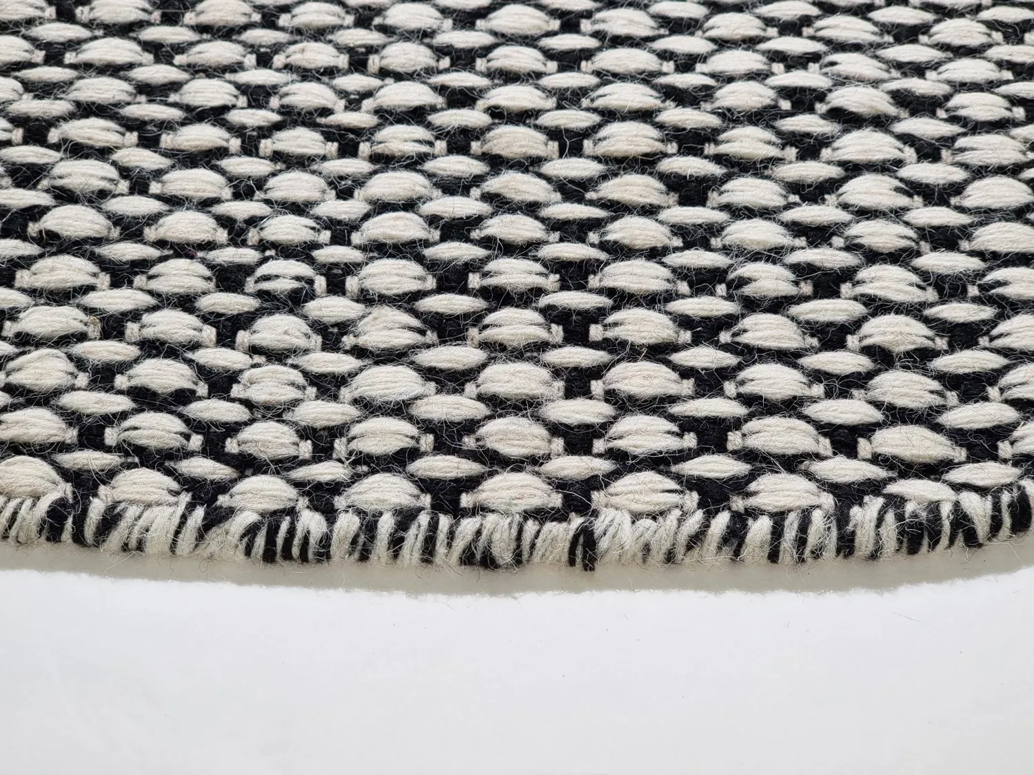 Round rug - Delly (black/white)