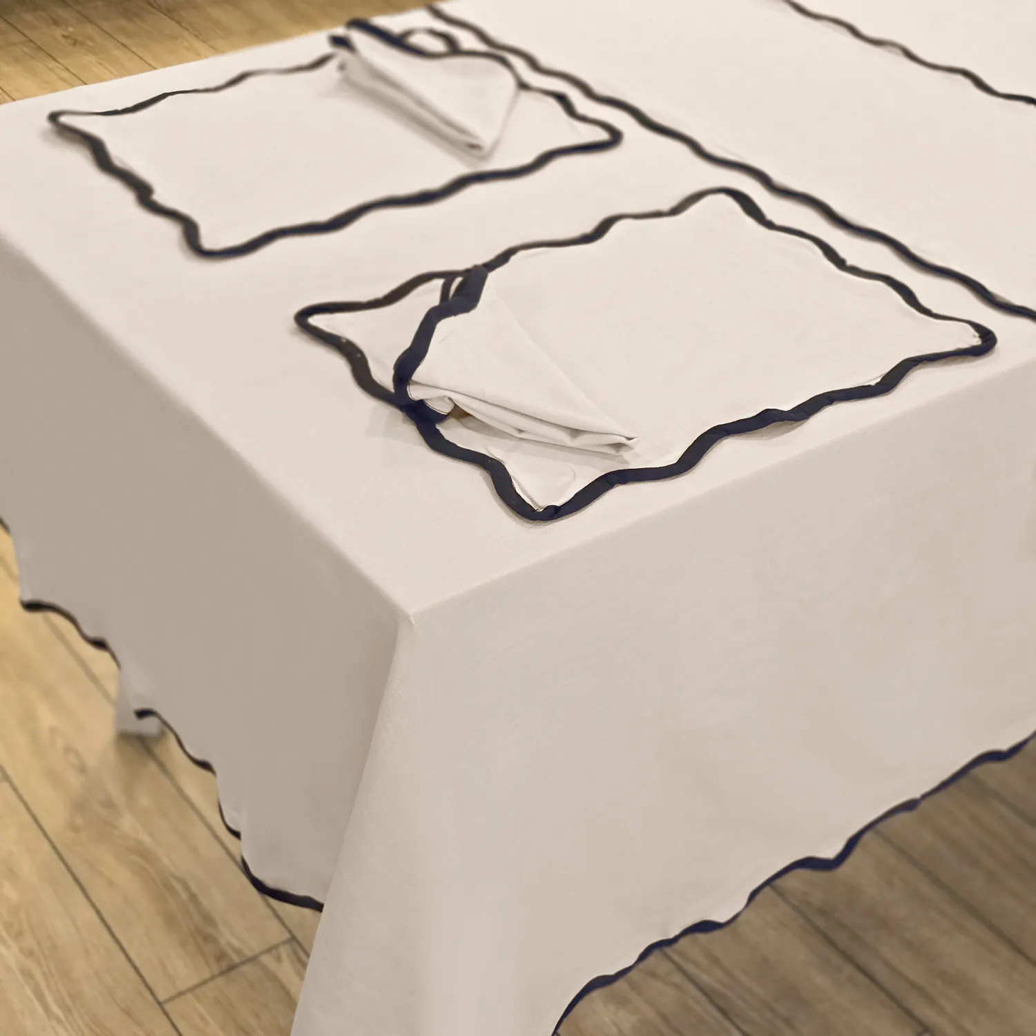 Cotton tablecloth - Yrsa (light beige)