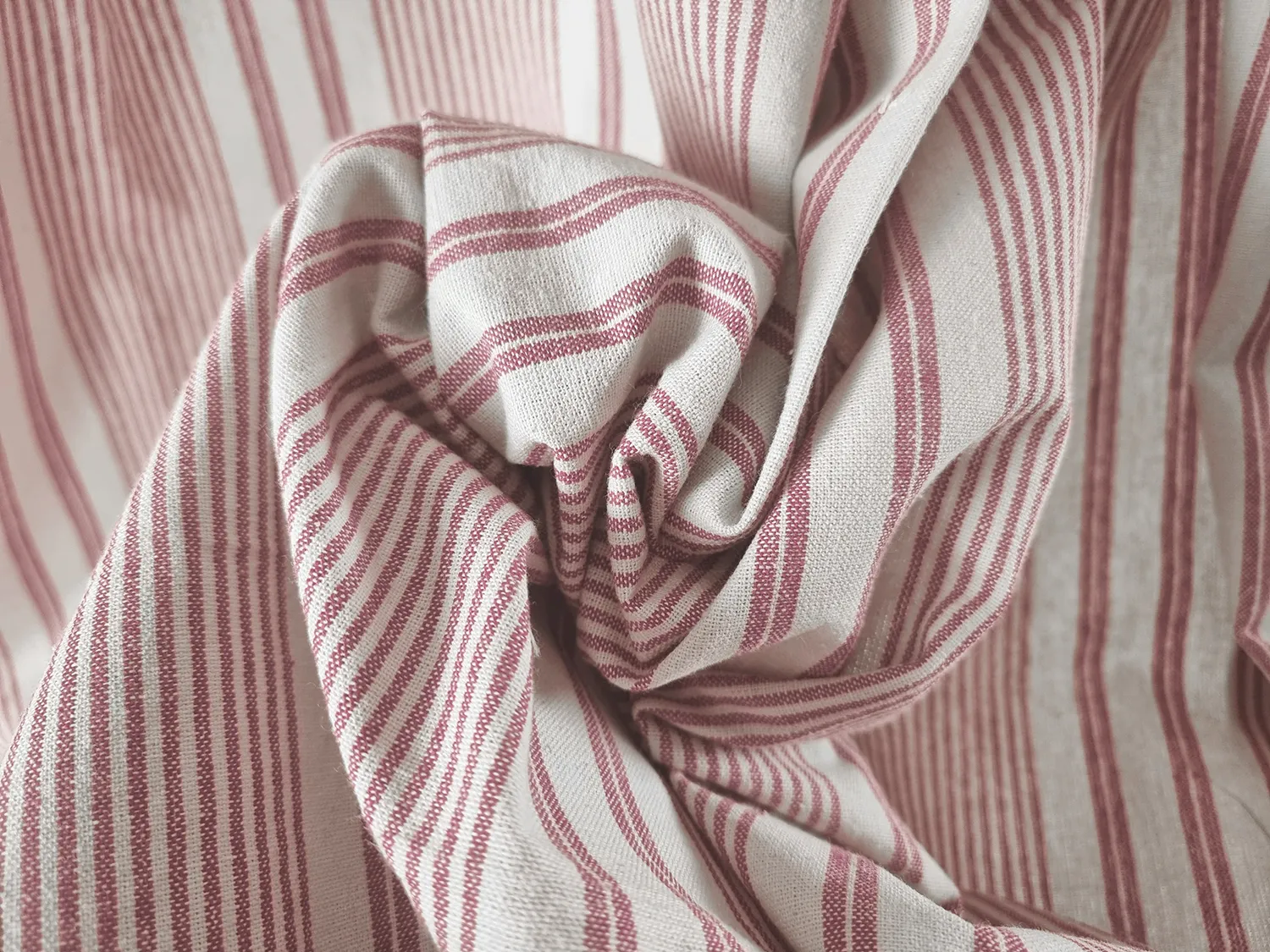 Cotton table cloth - Valerie (red)