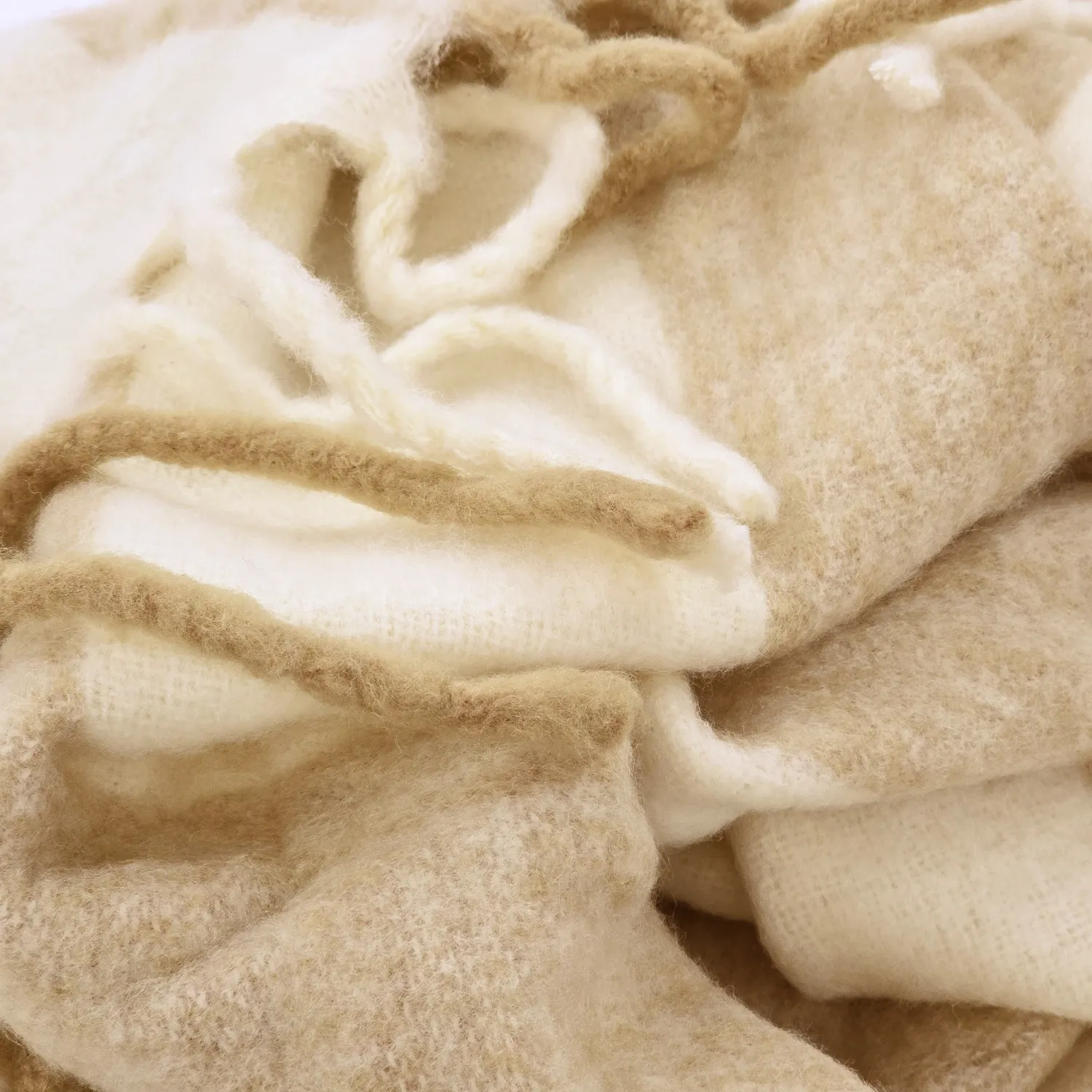 Throws - Wool blend throw - Beatriz Stripe (beige/white)