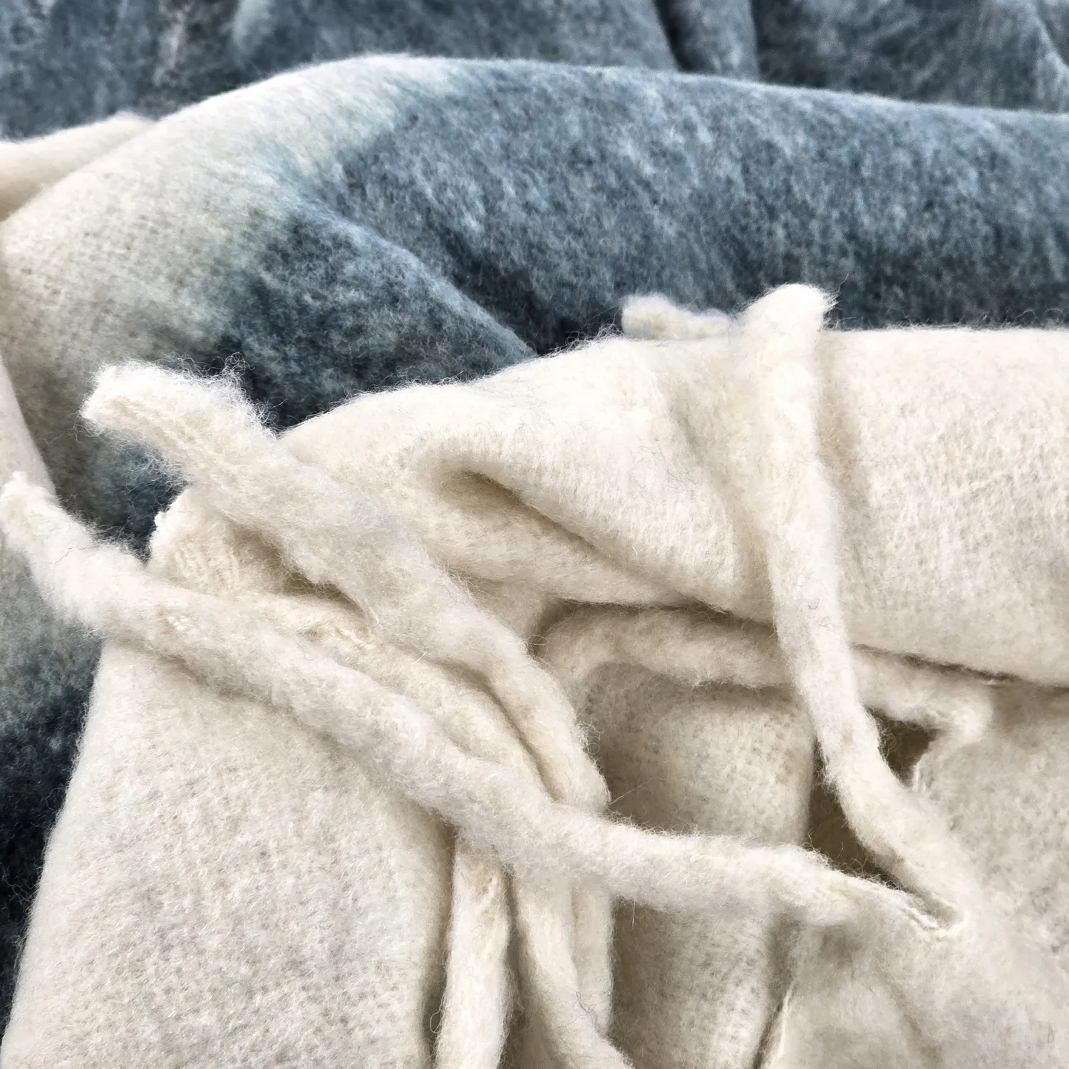 Throws - Plaid in wool mix - Carrie (blue)