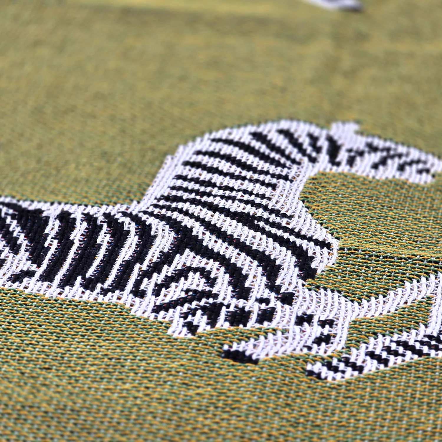 Throws - Kiel Tapestry Blanket (multi)