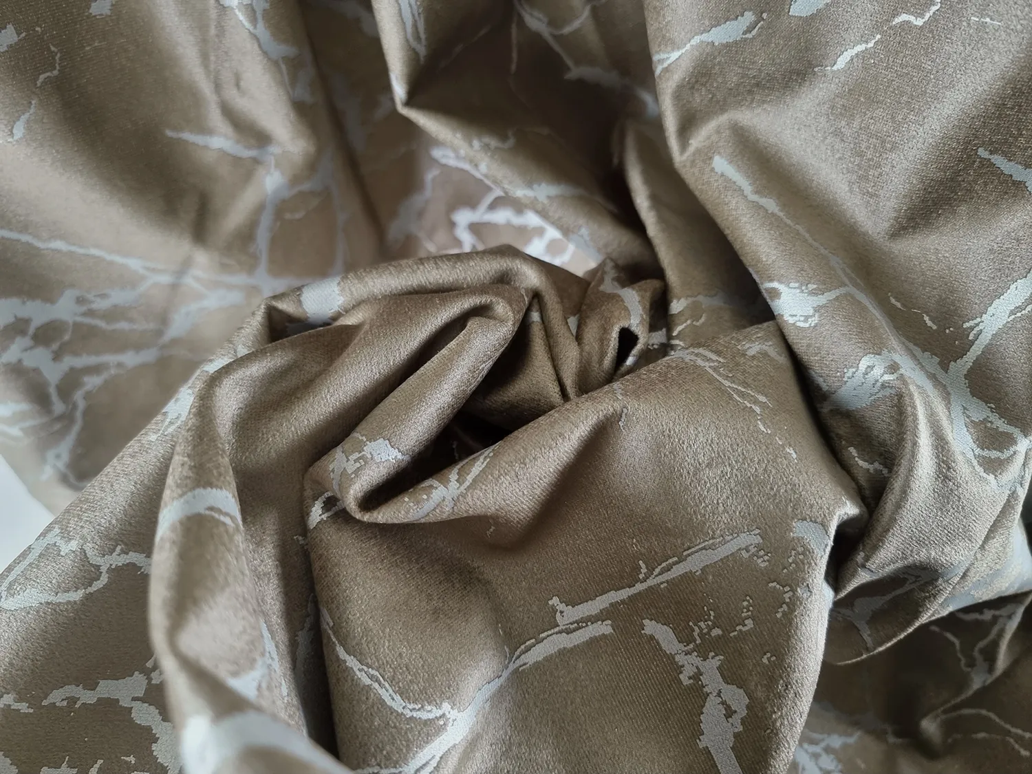 Curtains - Velvet curtains Florina (light brown)