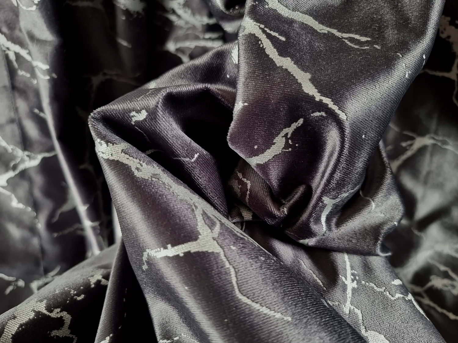 Curtains - Velvet curtains Florina (dark grey)