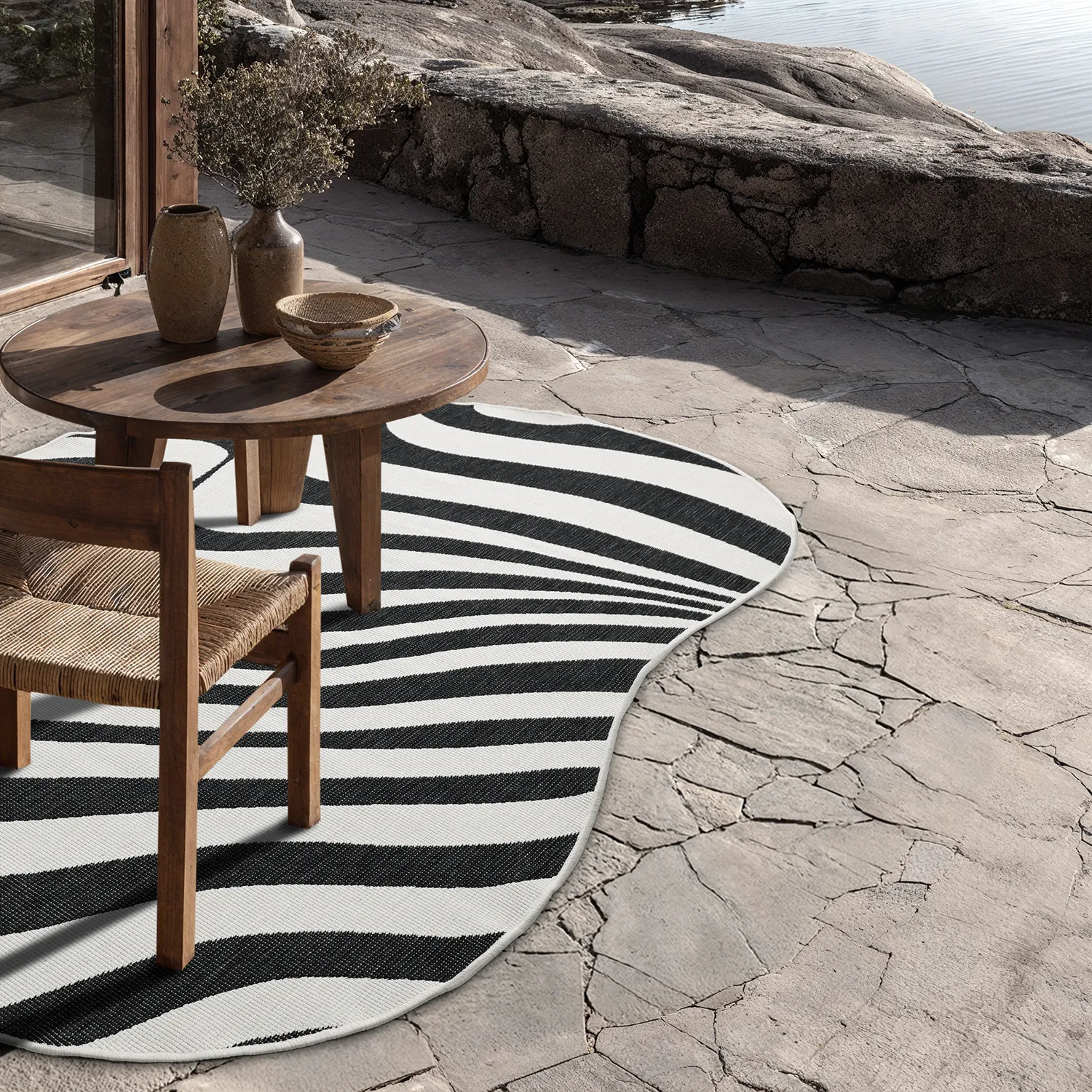 Indoor/Outdoor rug - utomhusmatta - Remina (black/white)