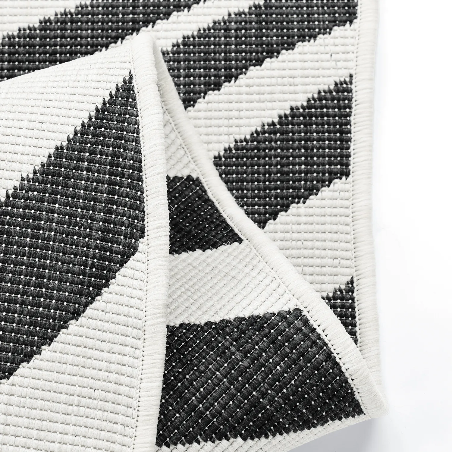 Indoor/Outdoor rug - utomhusmatta - Remina (black/white)
