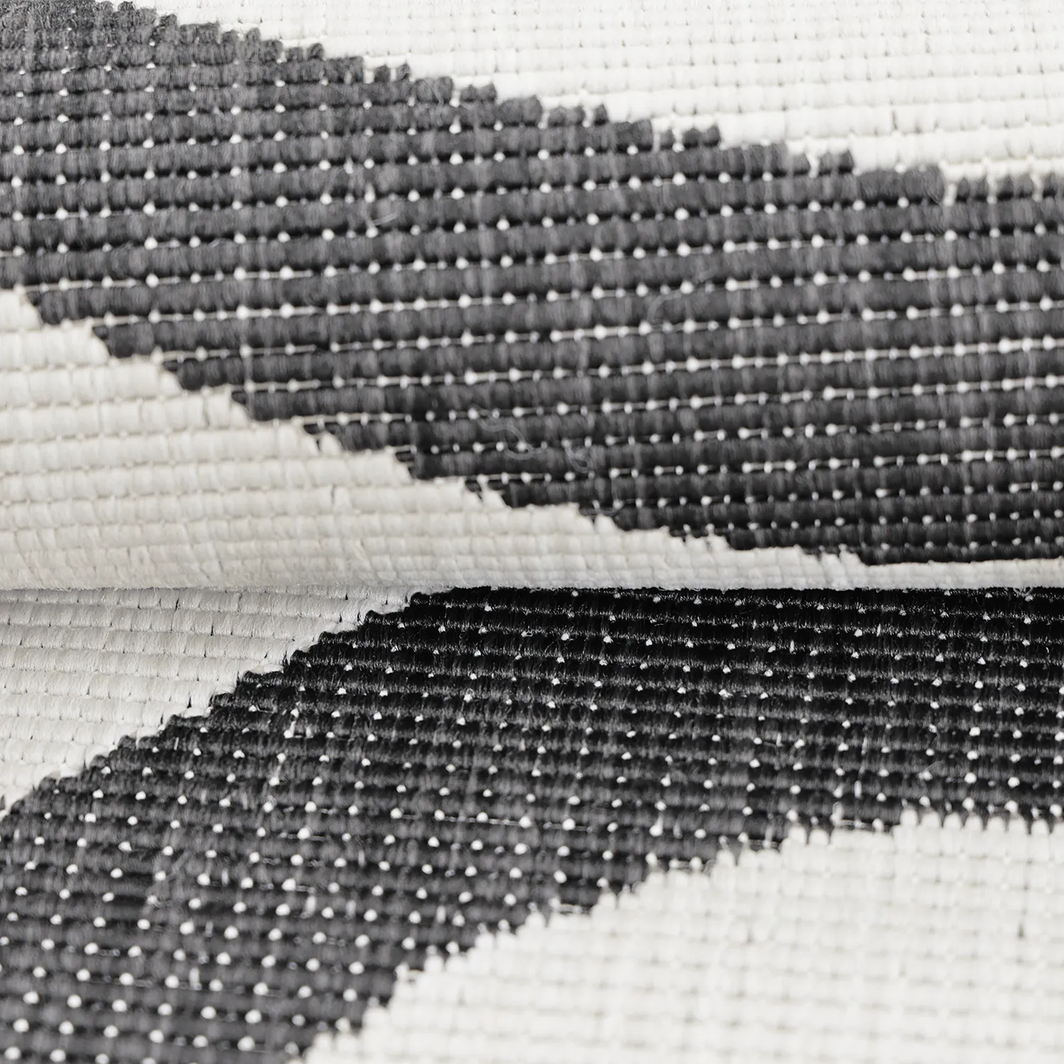 Indoor/Outdoor rug - utomhusmatta - Remina (black/white)