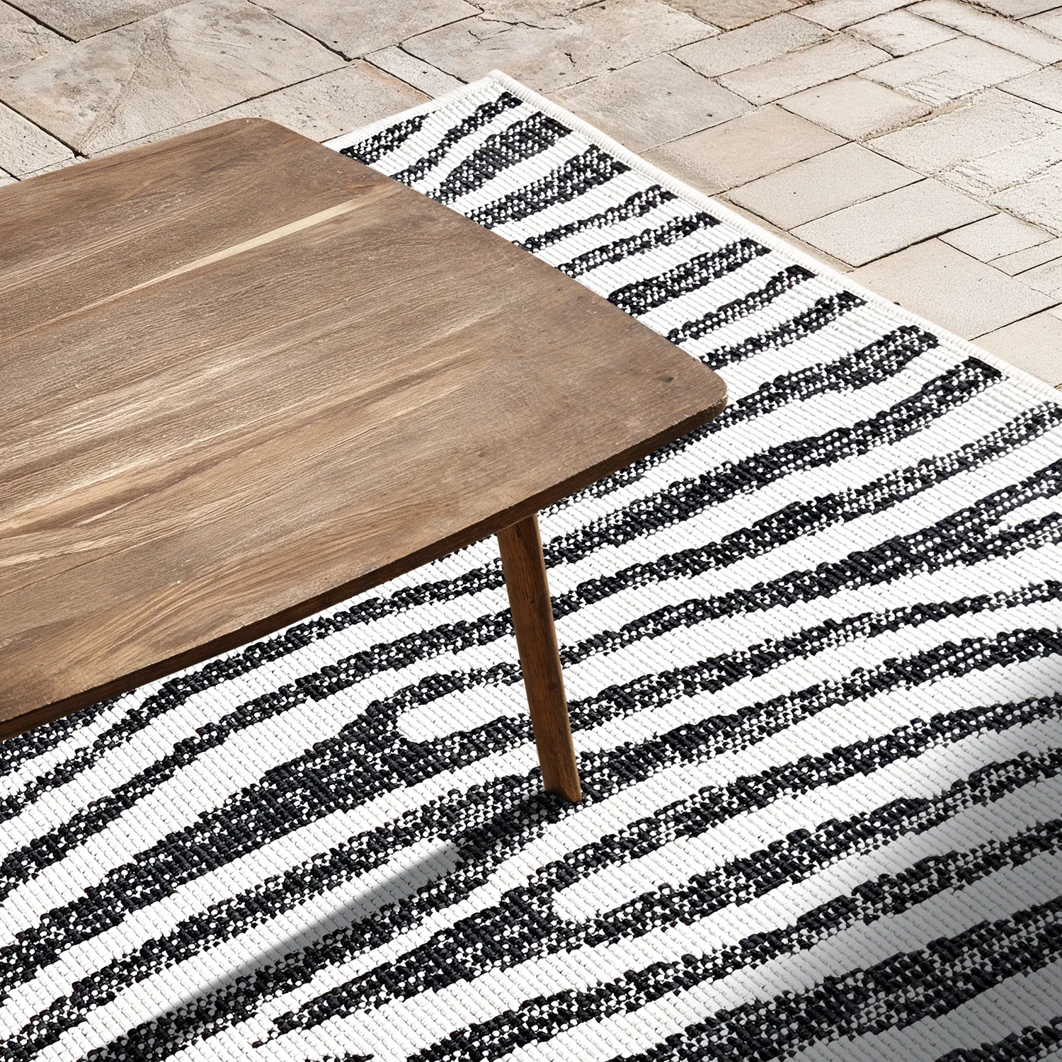 Indoor/Outdoor rug - utomhusmatta - Vaura (black/white)
