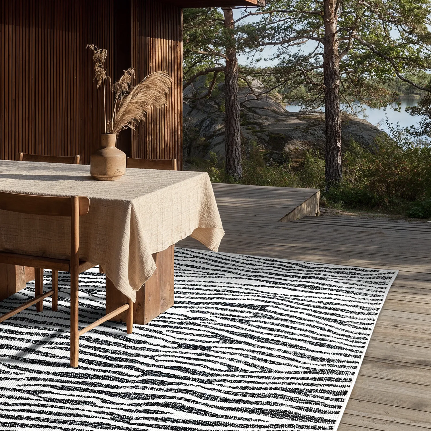 Indoor/Outdoor rug - utomhusmatta - Vaura (black/white)