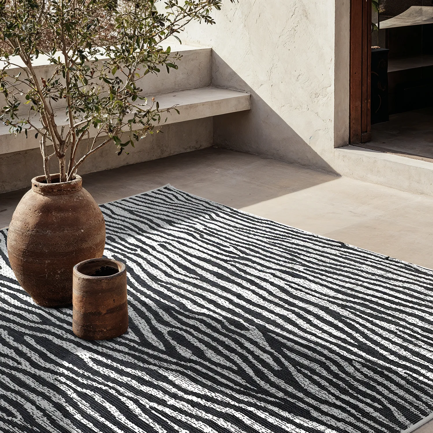 Indoor/Outdoor rug - utomhusmatta - Vaura (black/white)