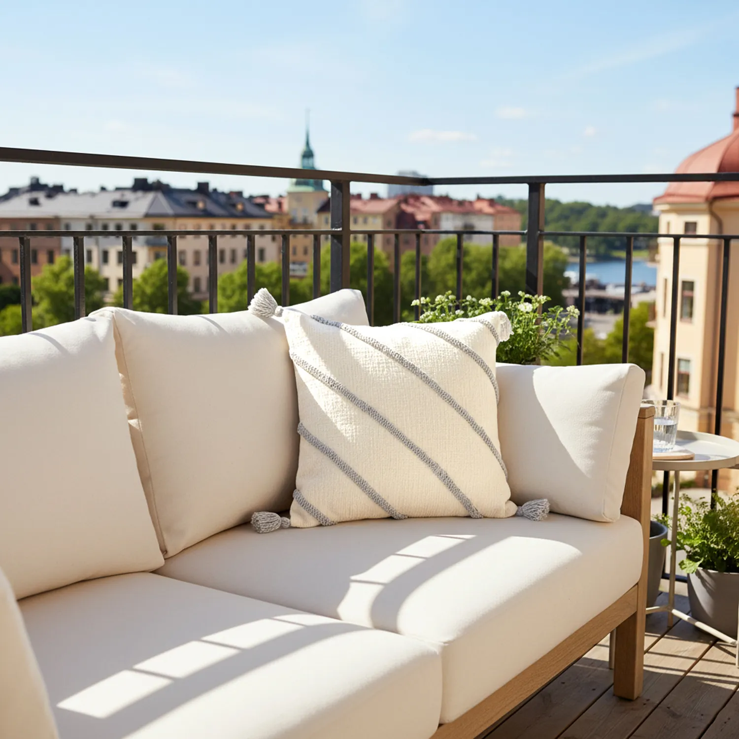 Cushion cover - Montreux (off white/grey)