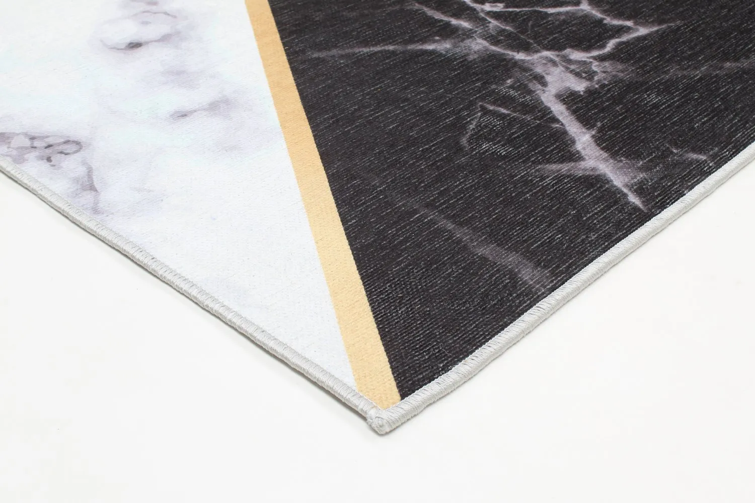 Wilton rug - Savino (black/white/pink)