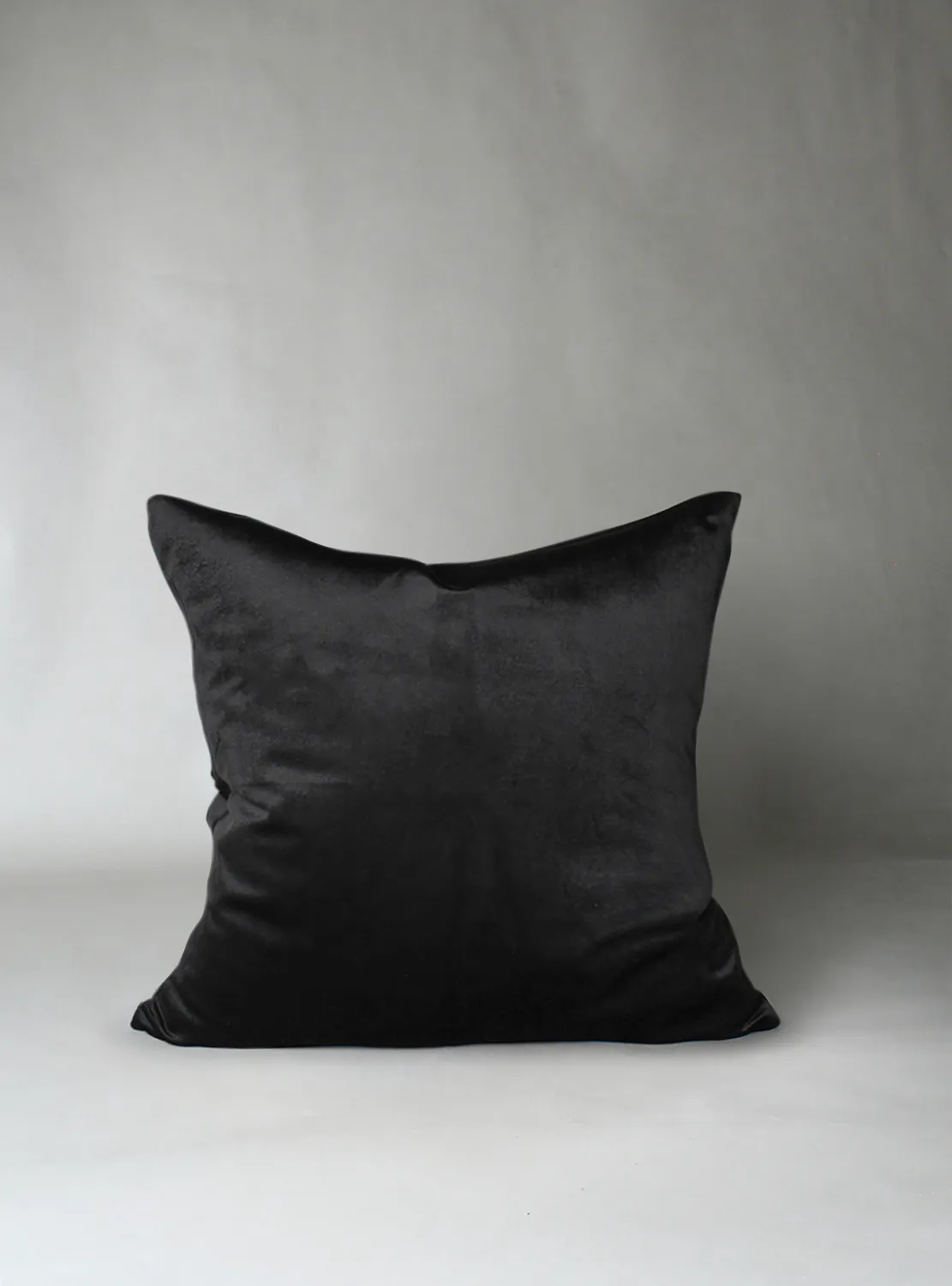 Velvet cushion cover - Marlyn (black)