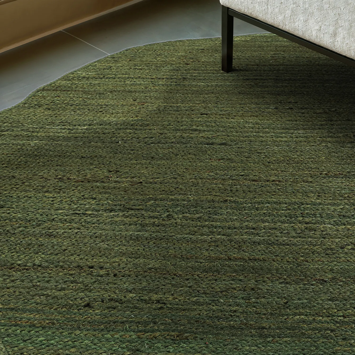 Irregular round jute rug - San Francisco (army green)