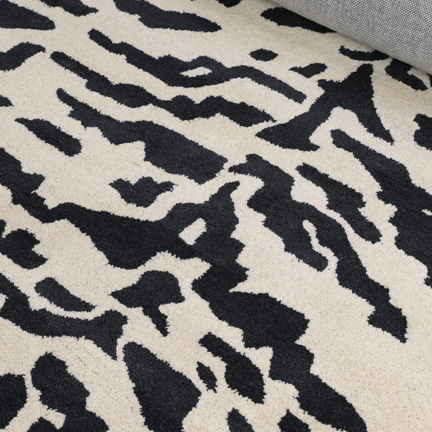 Shaggy rugs - Zebra Tufted Wool Premium (white/black)