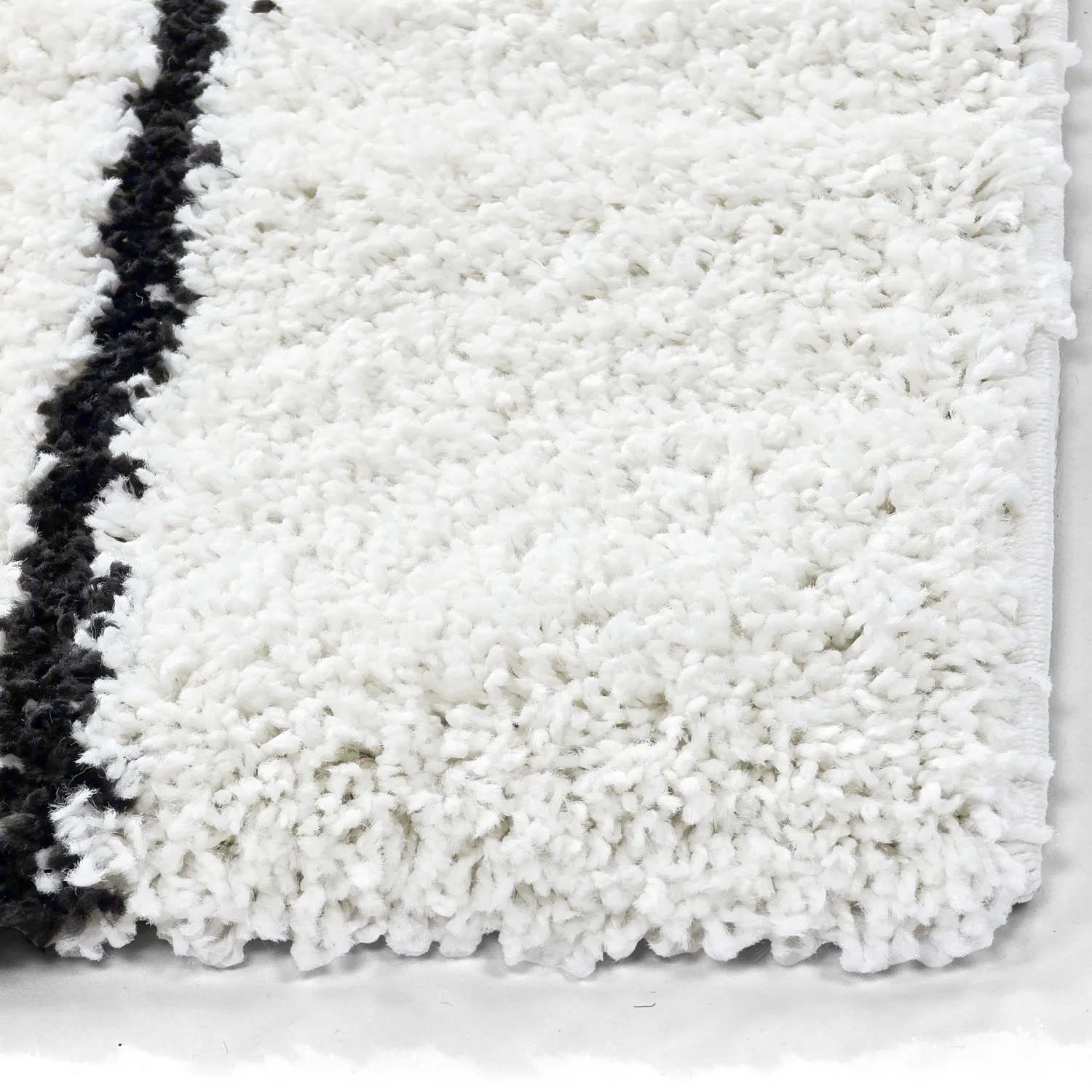 Shaggy rugs - Eze (white/black)