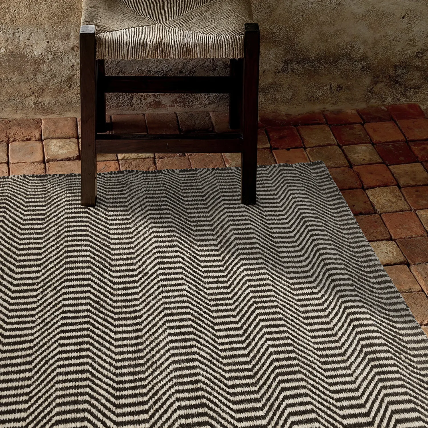 Wool rug - Larkana (beige/black)