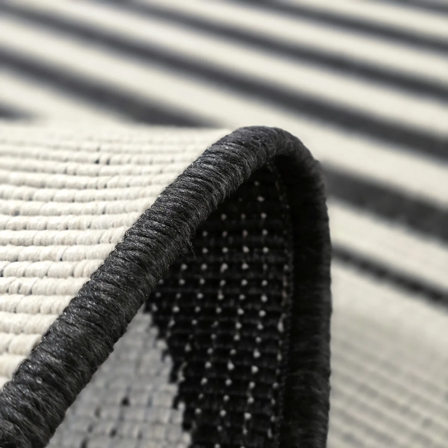 Indoor/Outdoor rug - Aurora (black/white)