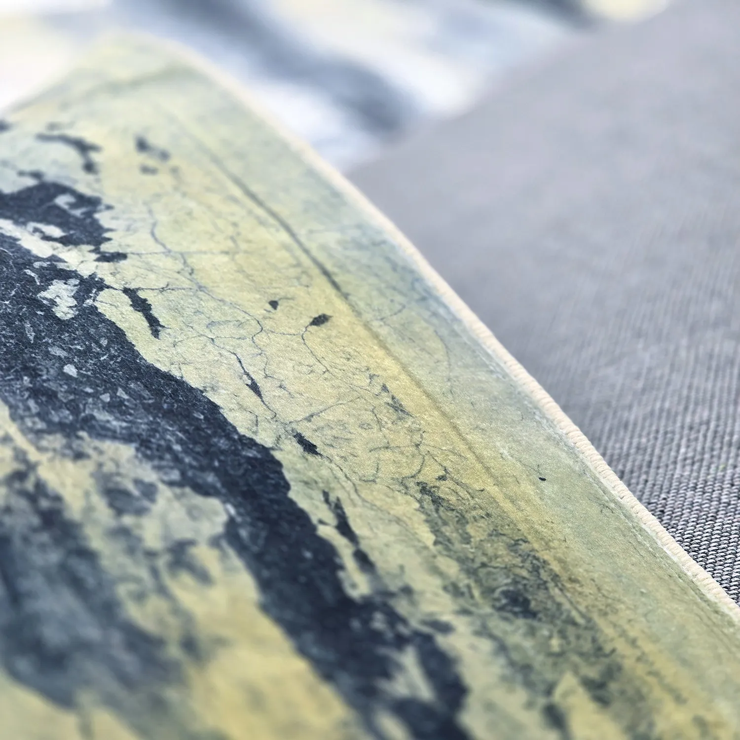 Wilton rug - Dolmio (black/yellow)